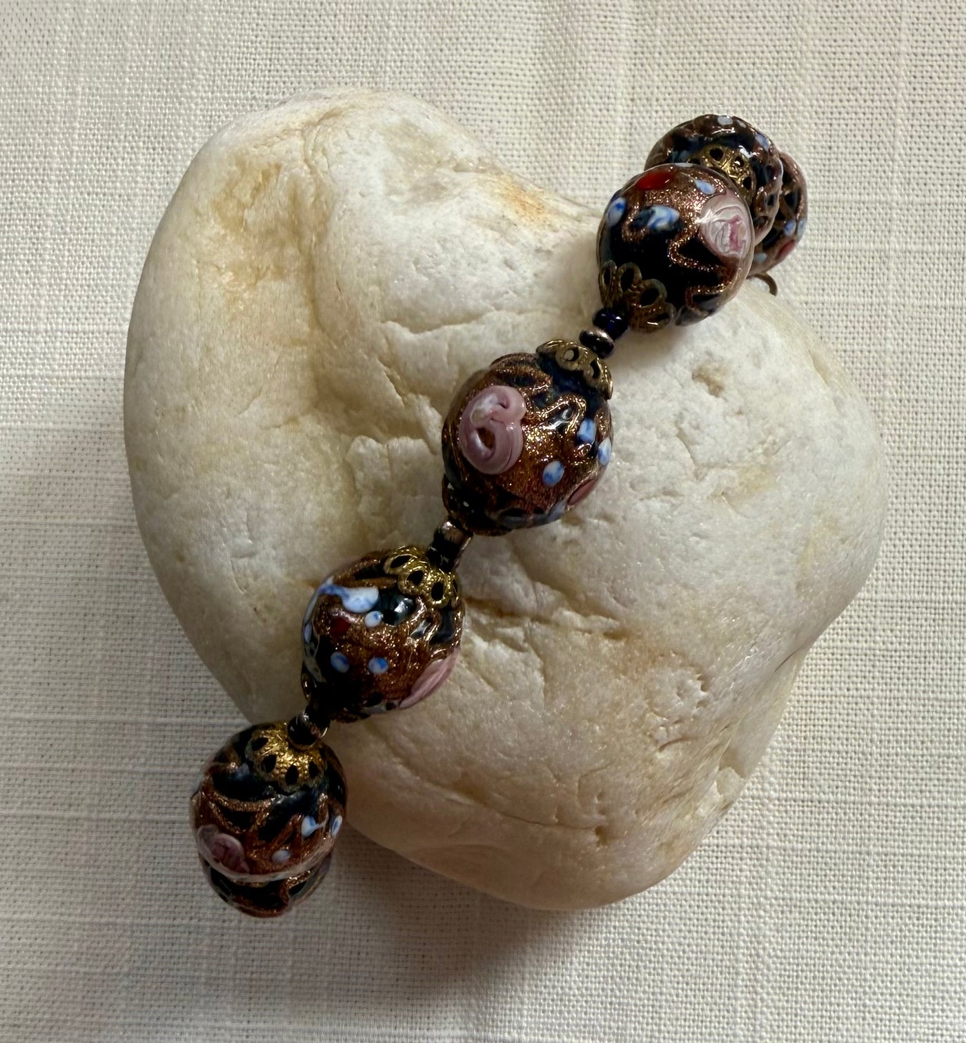 Vintage-Style Glass Bead Bracelet with Toggle Clasp & Metal Flourishes – Gold, Pink, Blue, Red & Black