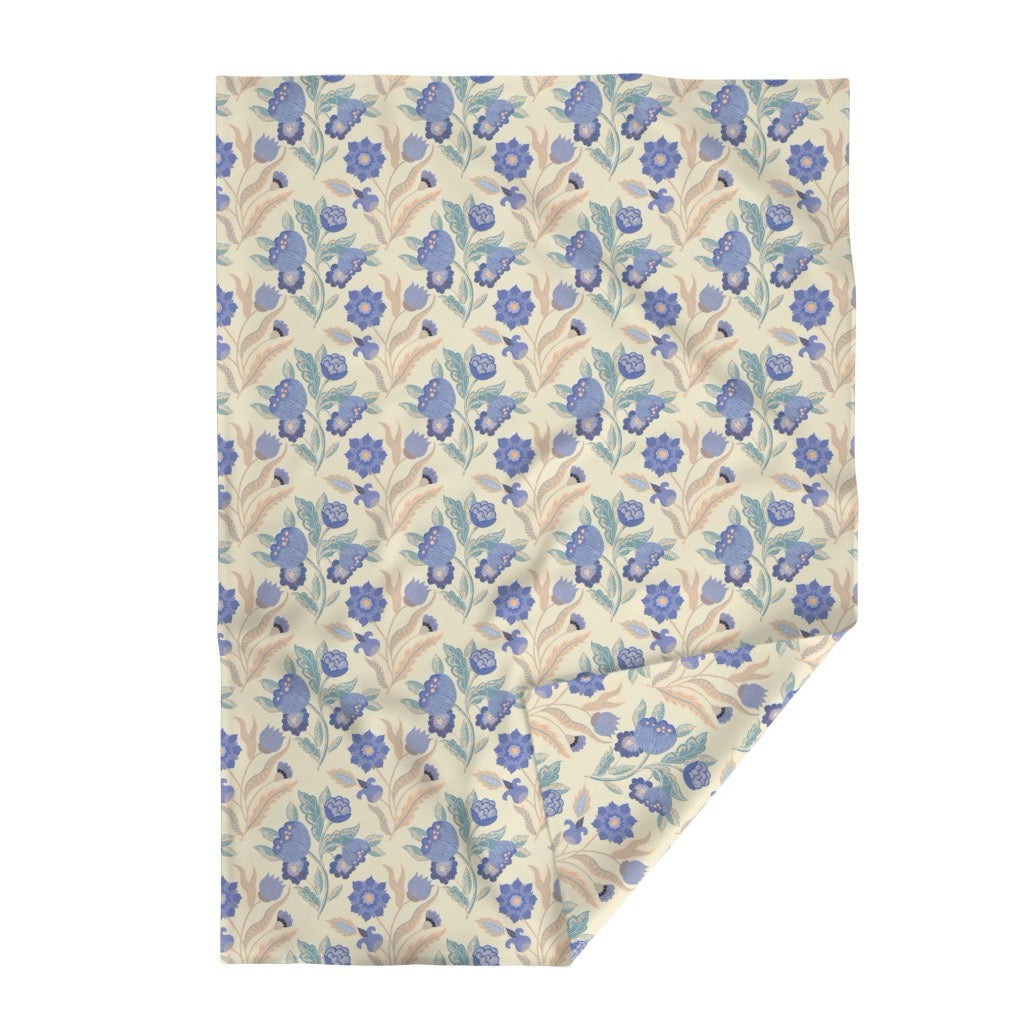 Eglantine Tangle Velvet Throw Blanket