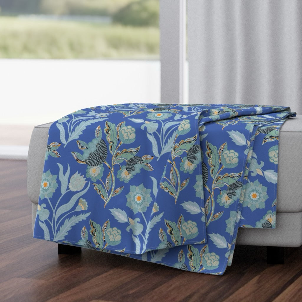 Eglantine Tangle Velvet Throw Blanket